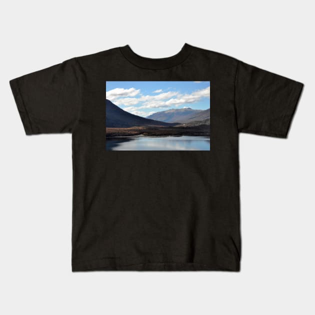 Argentine - RN40 de Bariloche à San Martin de Los Andes Kids T-Shirt by franck380